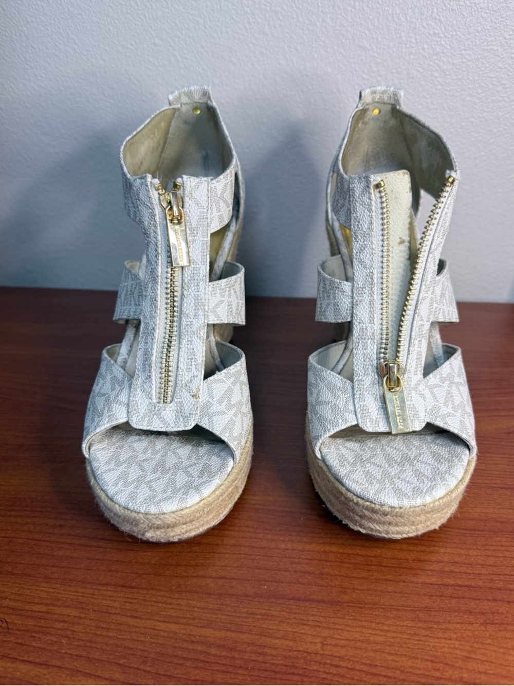 Michael Kors White zip front espadrille wedge heel platform sandal size 7